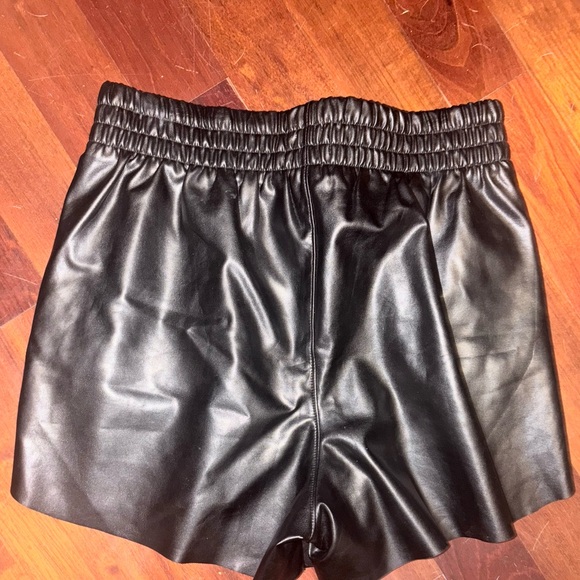 Abercrombie & Fitch Black Faux Leather Shorts - Picture 4 of 6